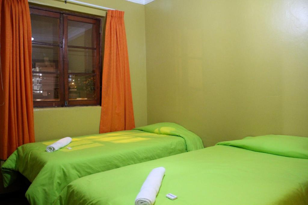 The House Project Backpackers Lima Bilik gambar